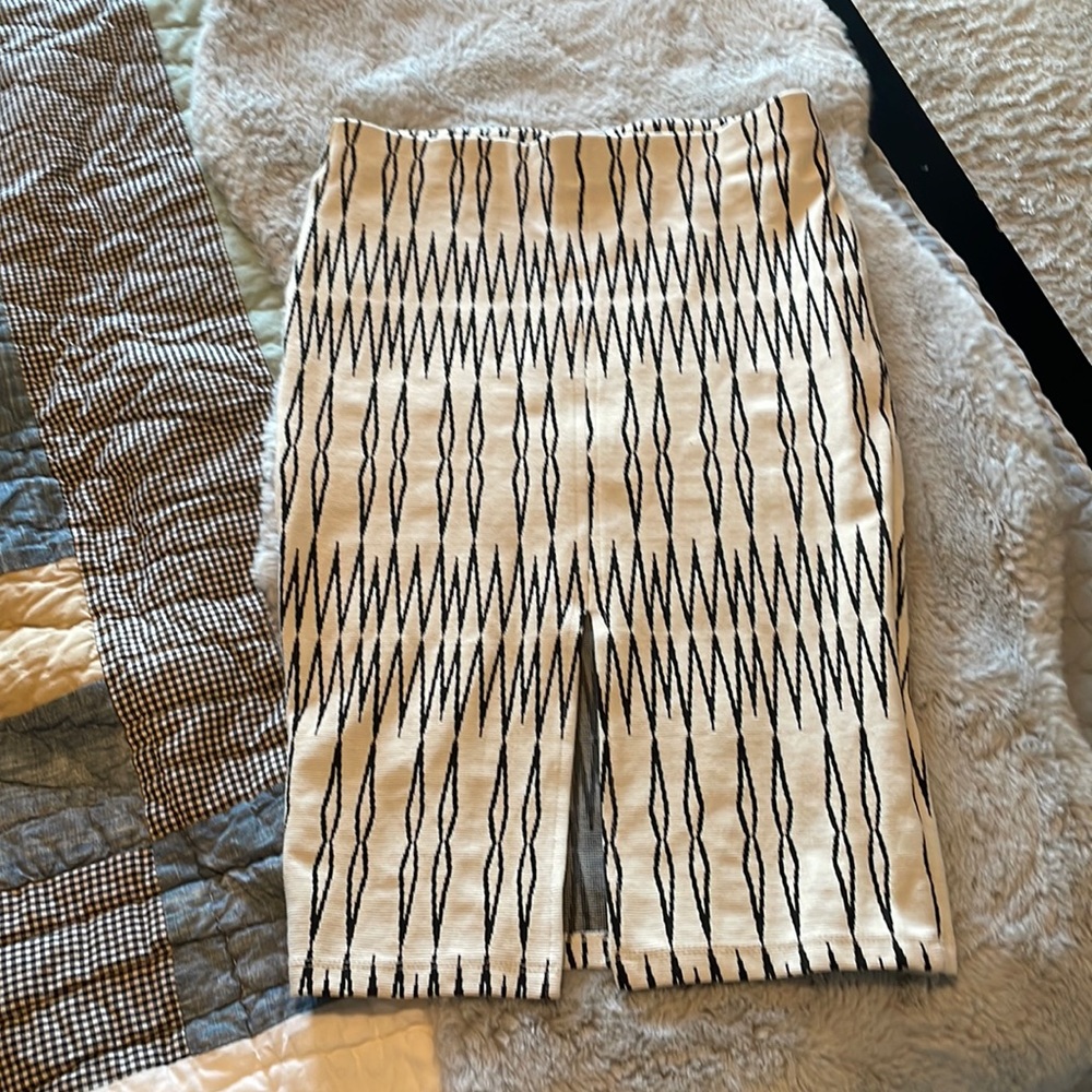 Zara patterned stretchy pencil skirt size Medium